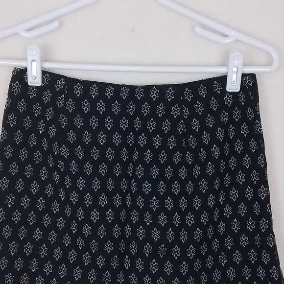 LOFT Cotton Knit Mini Skirt Size Petite 0 in Black, Blue, White Southwest Design - Picture 7 of 12